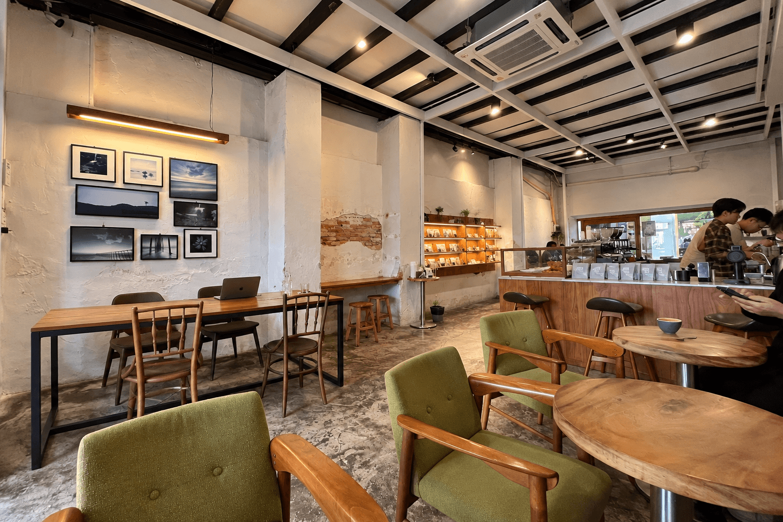 Dow Brew's interior
