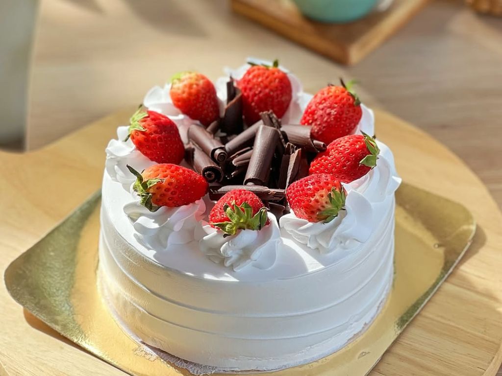 Fresh strawberry and chocolate cream cake from Café Studio in Kata Karon, Phuket.